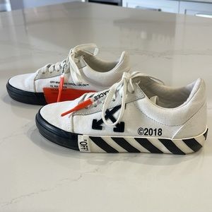 Off White c/o Virgil Ablon Low Top Vulcanized “No Doubt” Sneakers